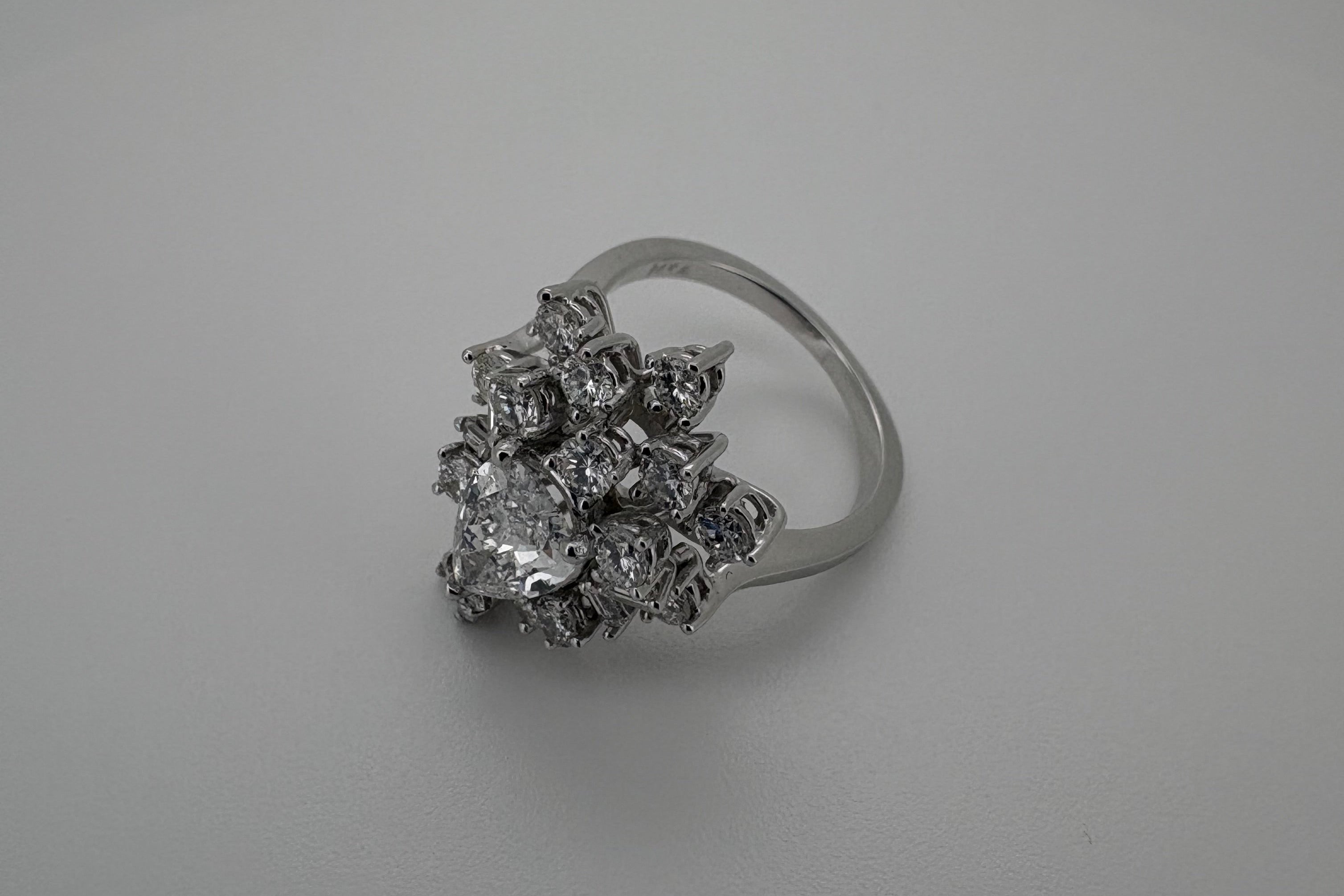 Bague Or blanc 18K et Diamant Poire