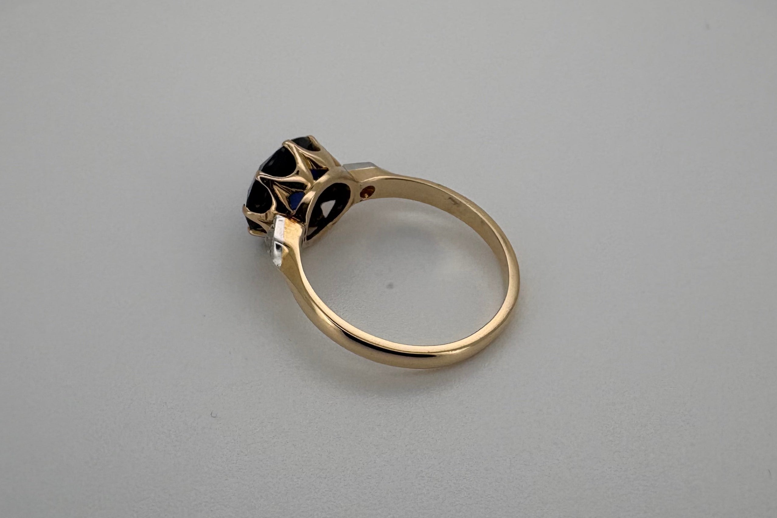 Bague Or jaune 18K Saphir et diamants