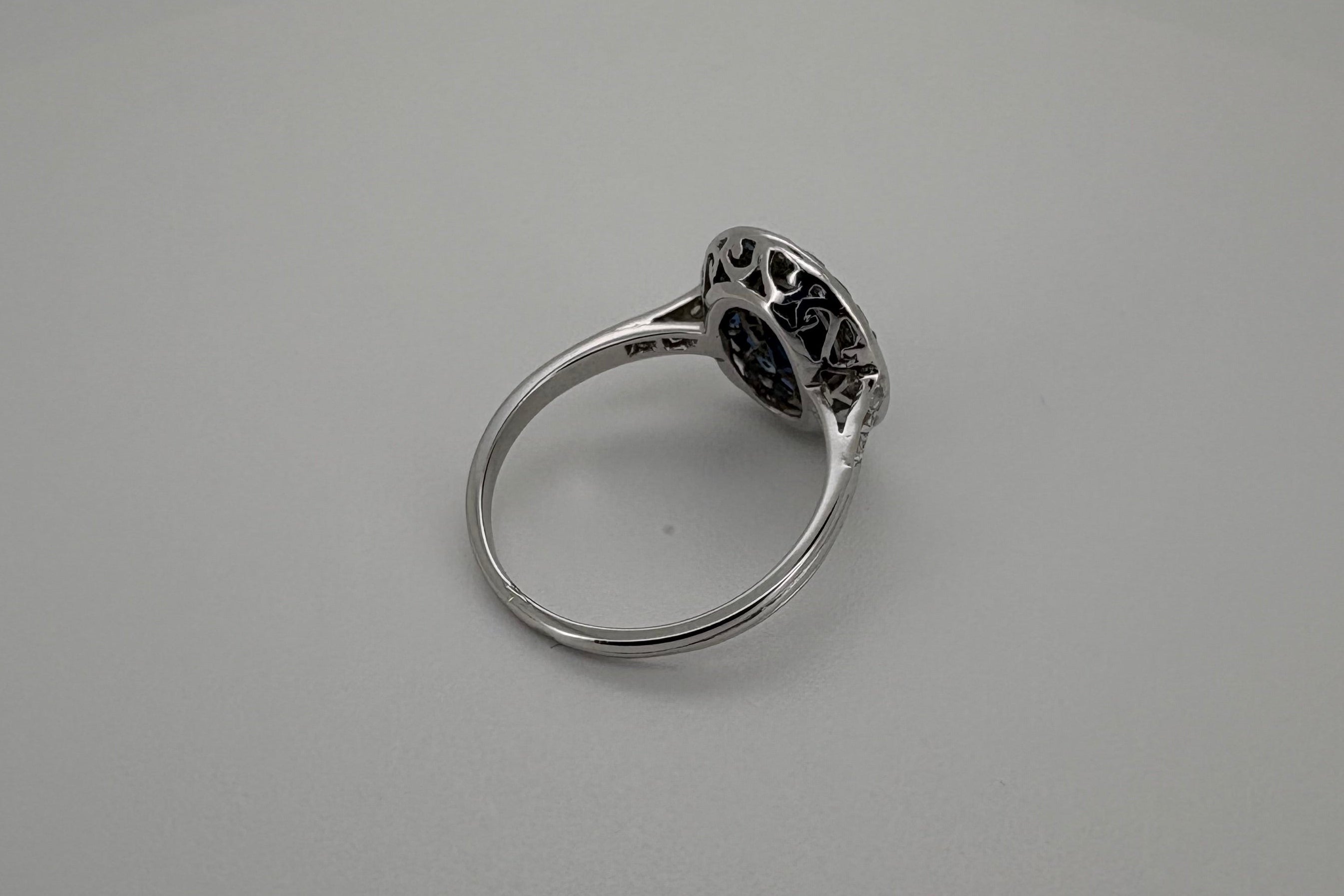 Bague Platine Art-Déco Saphirs et Diamants