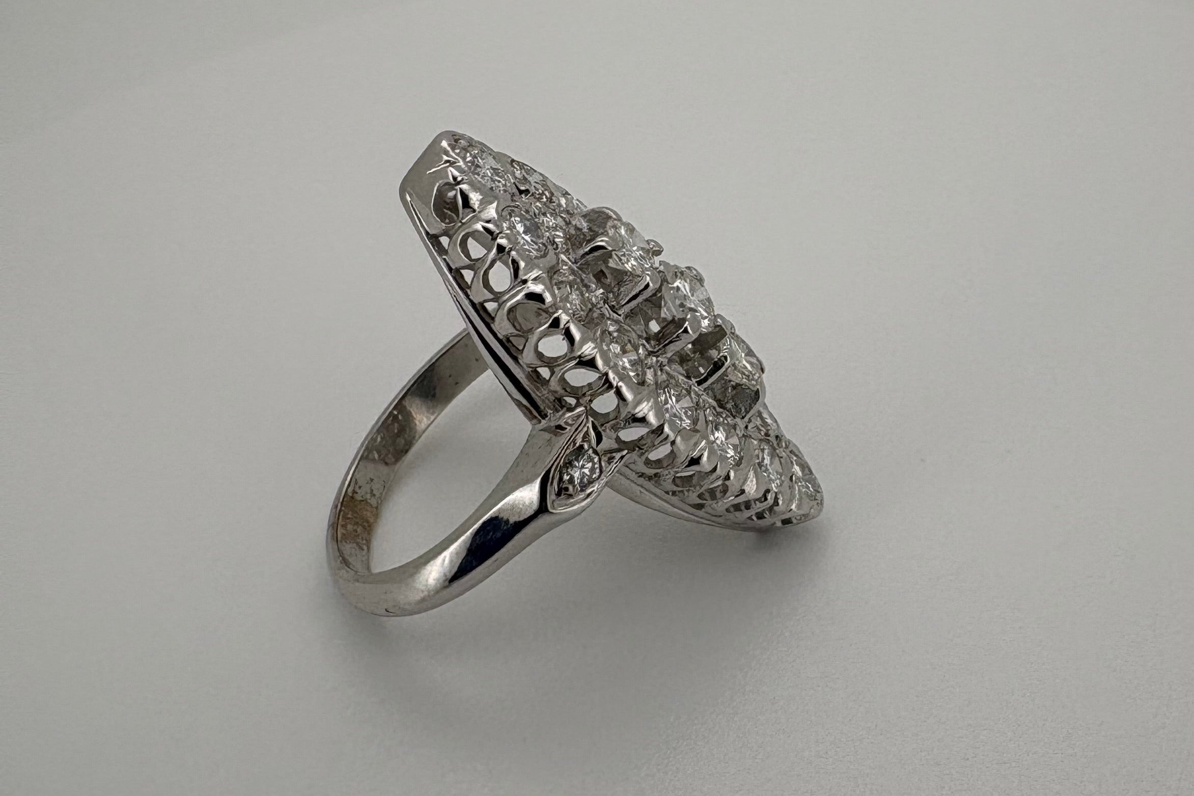 Bague Marquise Or blanc 18K et Diamants