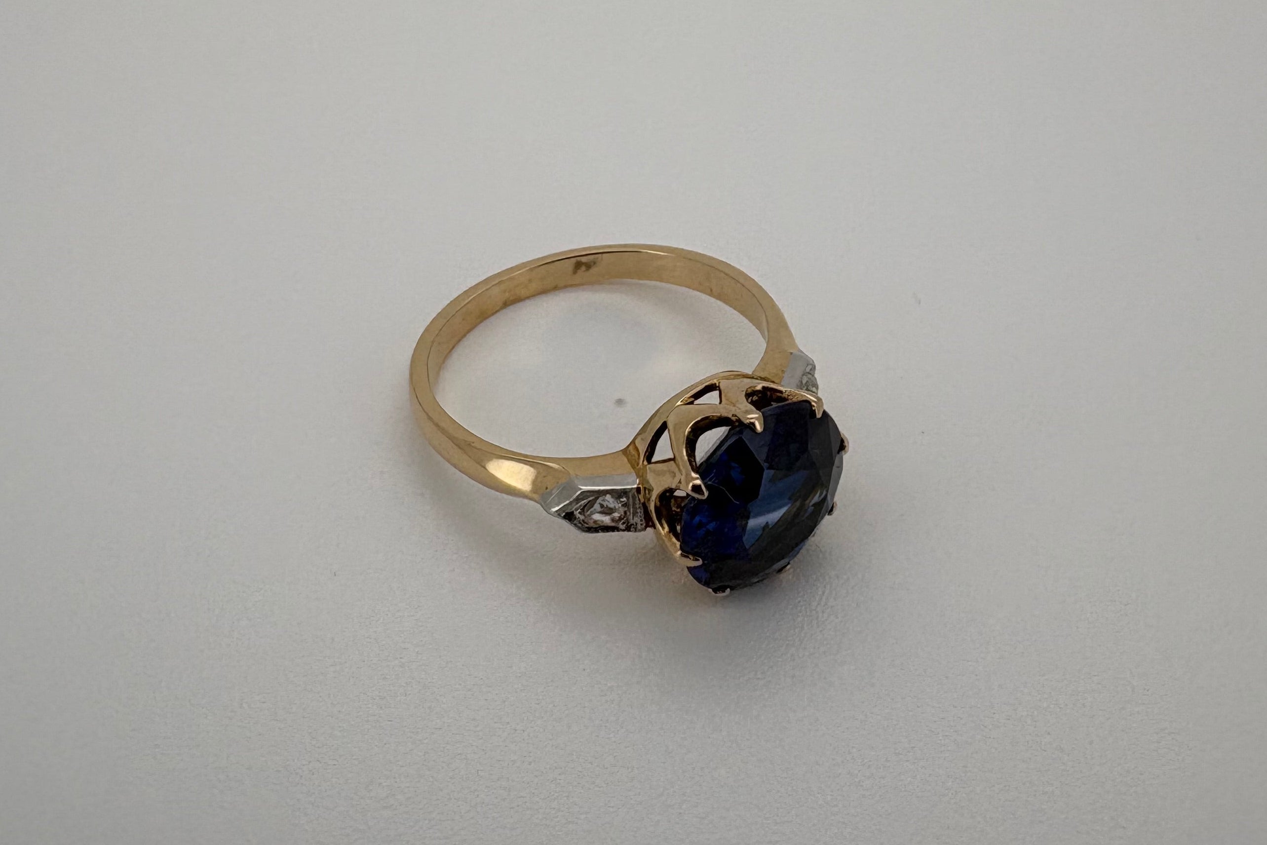 Bague Or jaune 18K Saphir et diamants