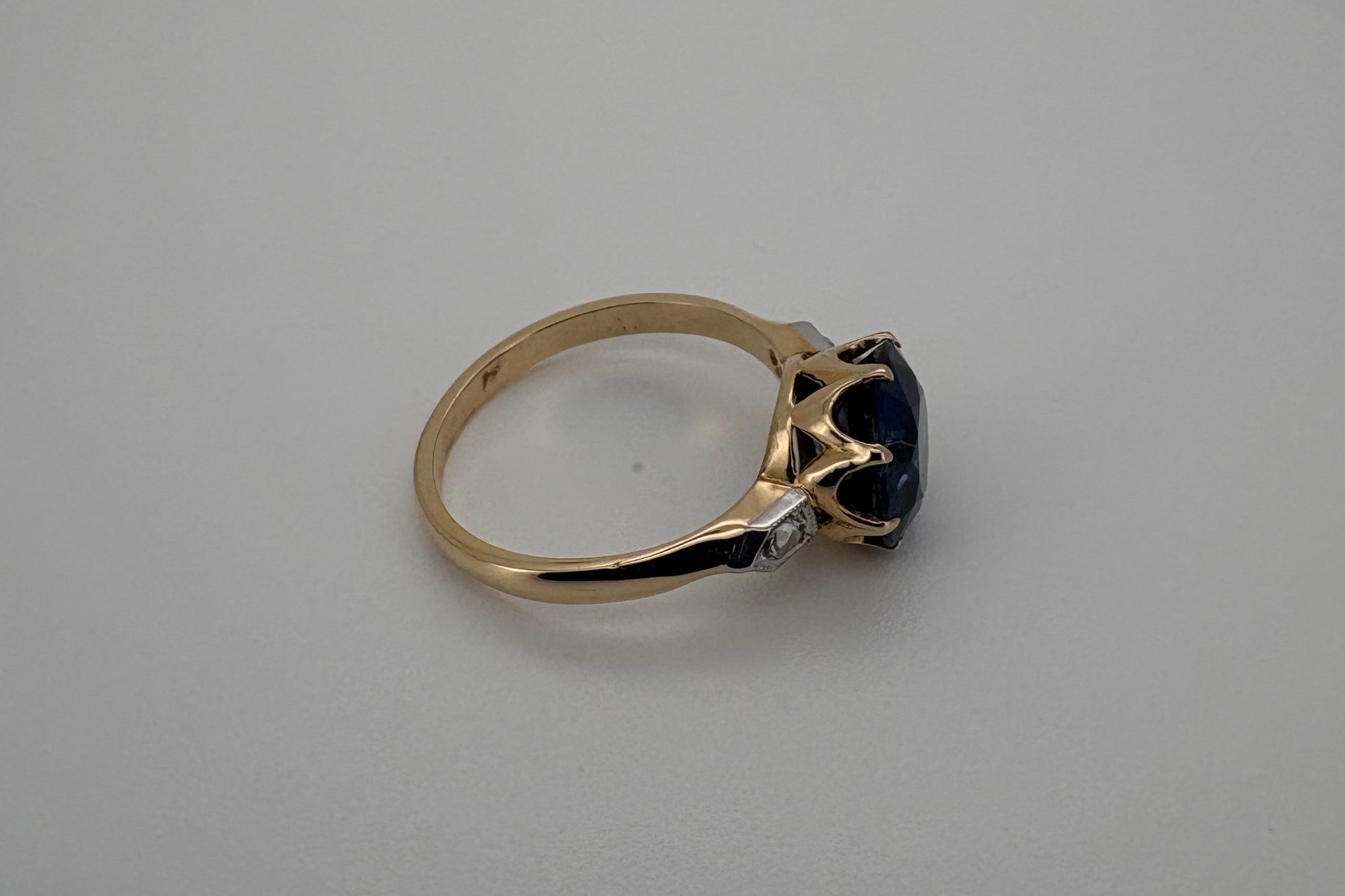 Bague Or jaune 18K Saphir et diamants