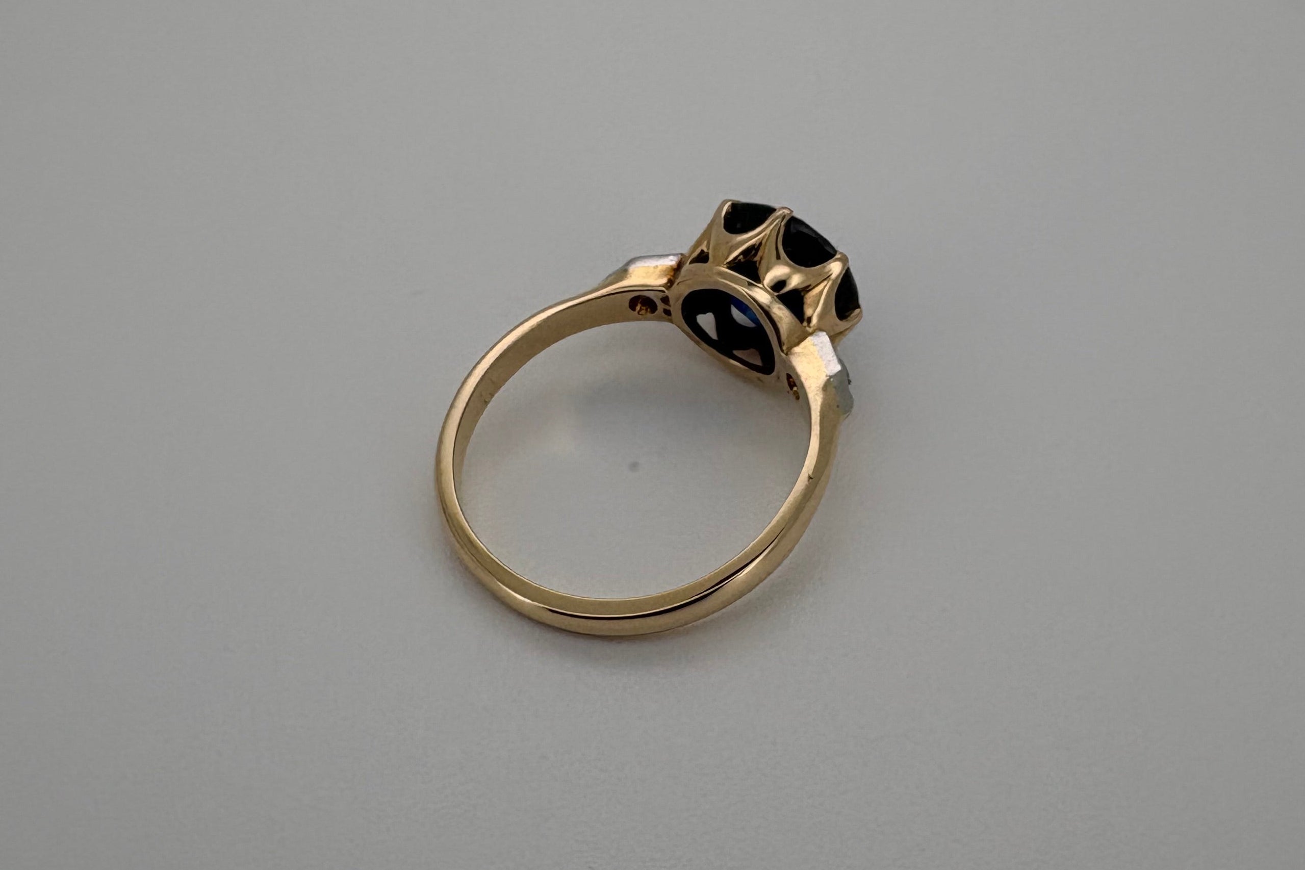 Bague Or jaune 18K Saphir et diamants