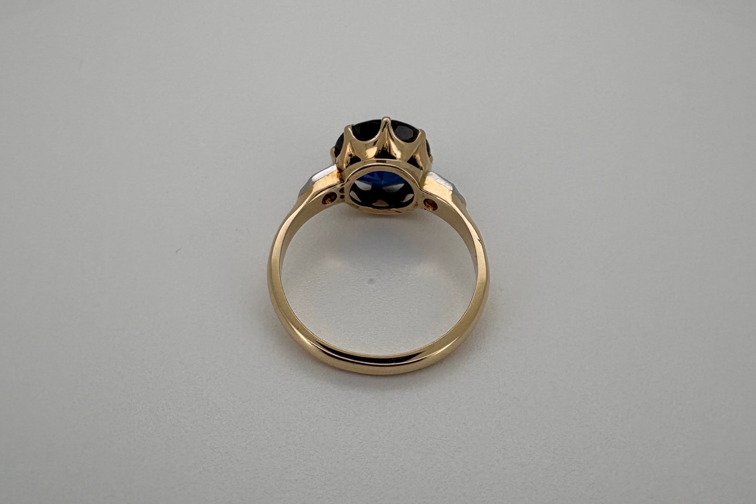 Bague Or jaune 18K Saphir et diamants