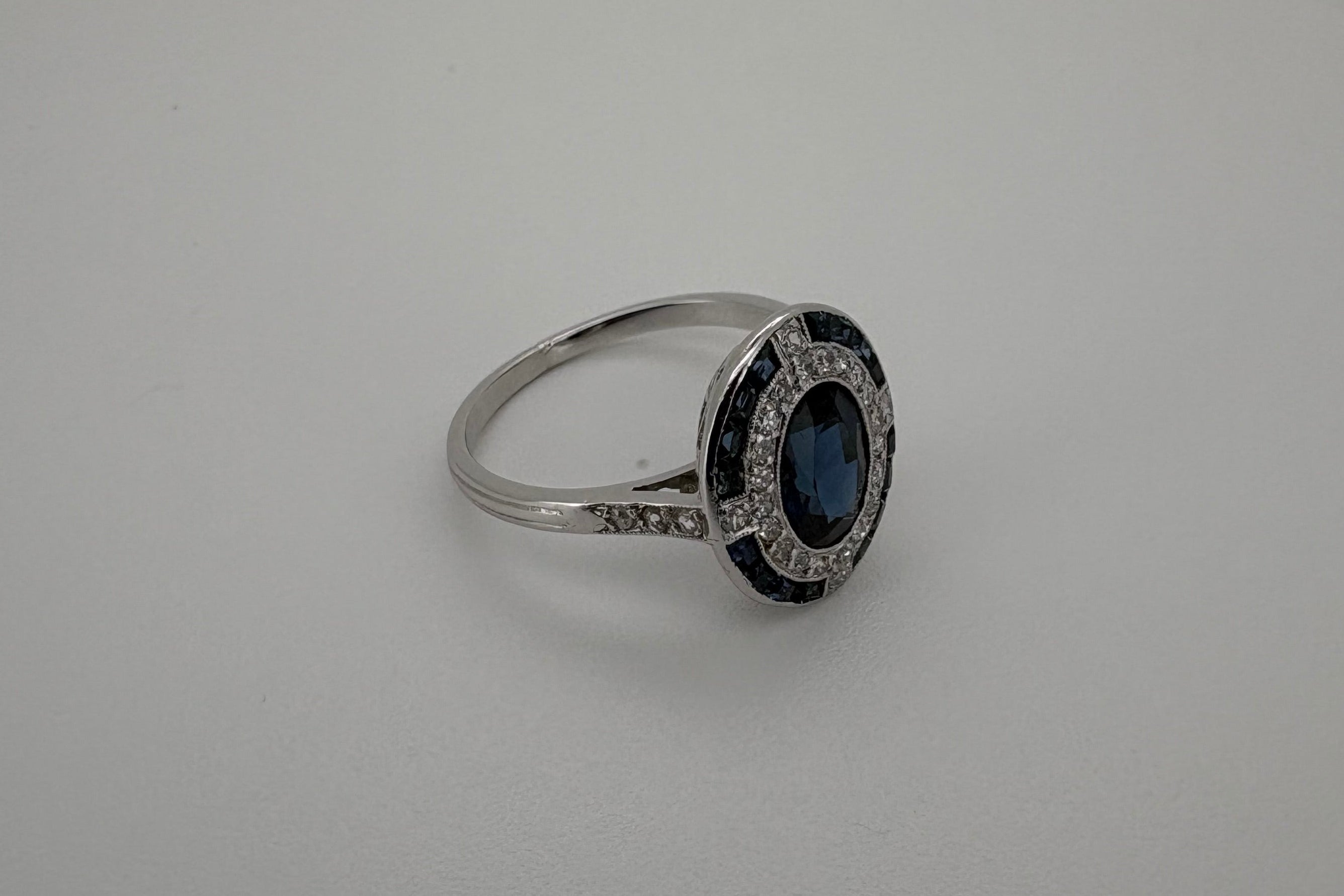 Bague Platine Art-Déco Saphirs et Diamants